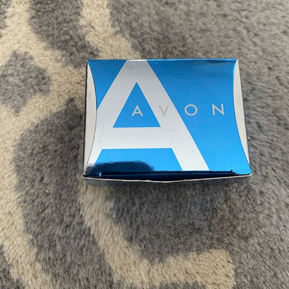 New Avon Rhinestone Circle Necklace - Picture 6 of 6